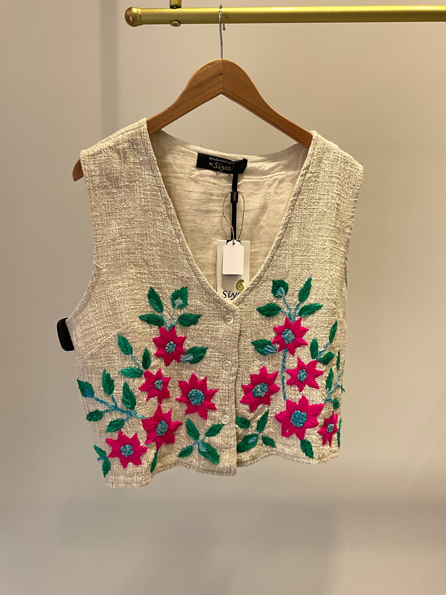 CONJUNTO HILO DORADO FLORES BORDADAS