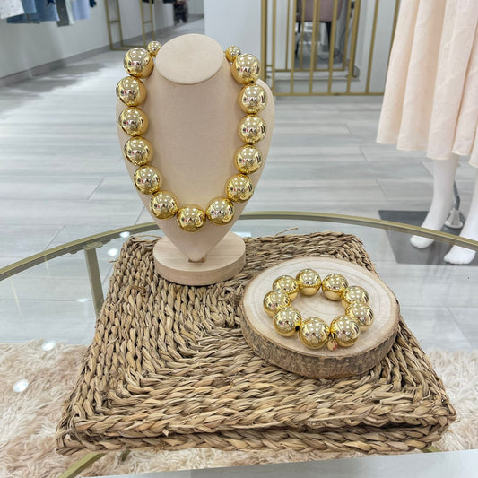 COLLAR BOLAS GRANDES DORADAS